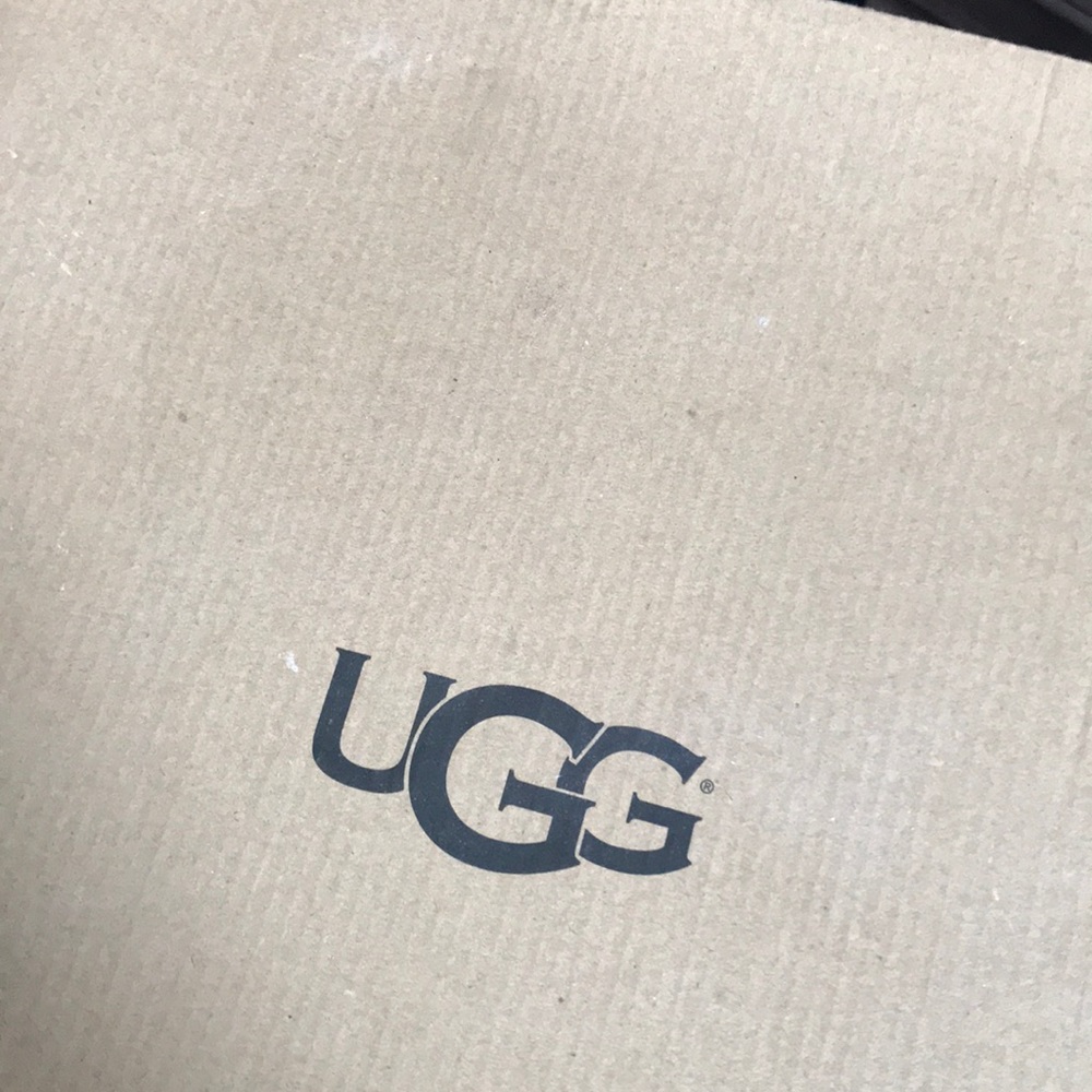 Uggs - Picture 3 of 4